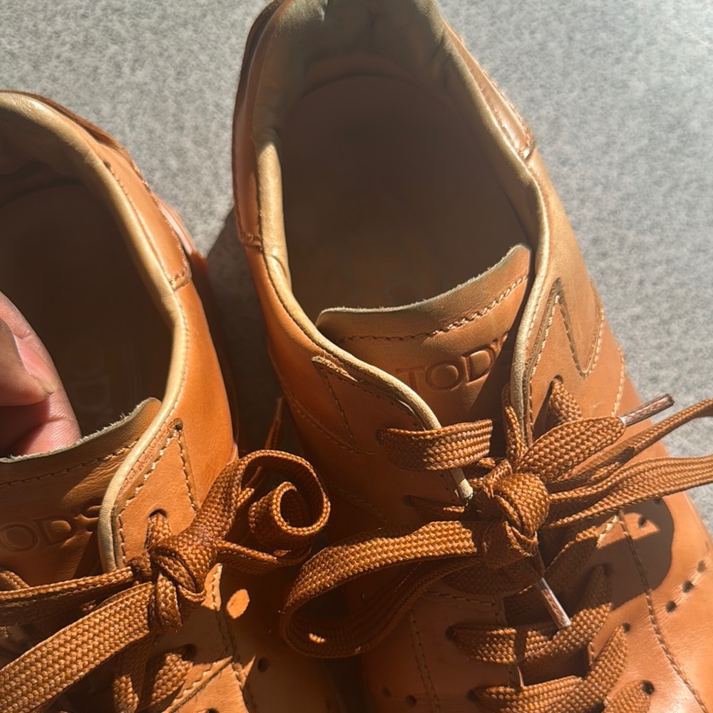 Tod's Men's Tan Leather Sneakers - Picture 4 of 11